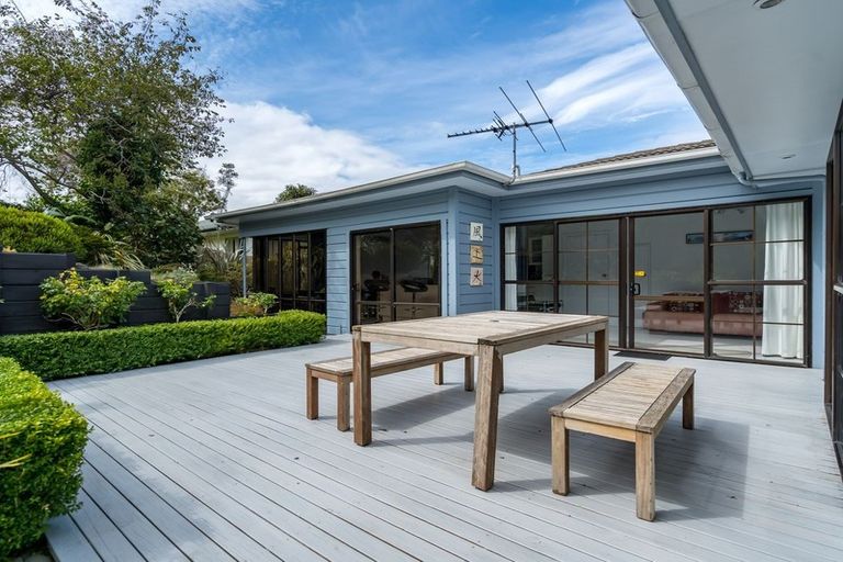 Photo of property in 114 Ravenswood Road, Saint Clair, Dunedin, 9012