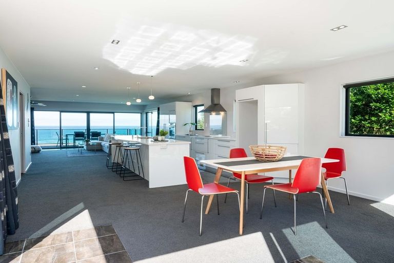 Photo of property in 32 Bedford Parade, Brighton, Dunedin, 9035