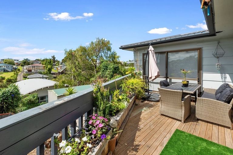 Photo of property in 1/57 Aeroview Drive, Beach Haven, Auckland, 0626