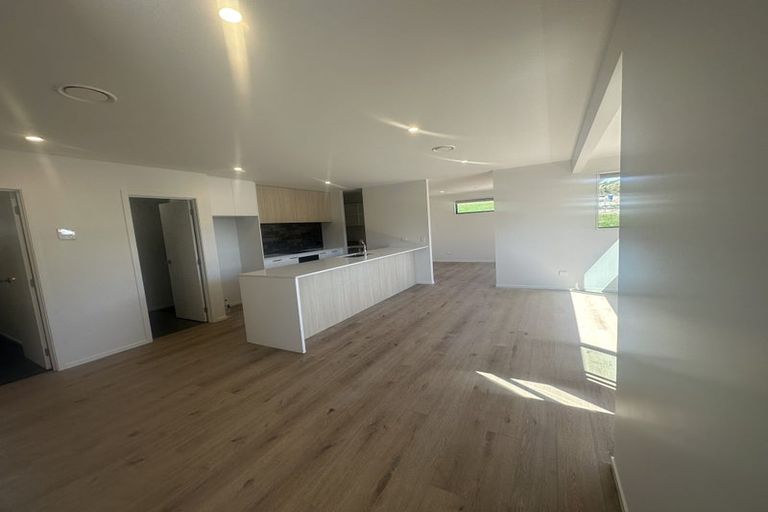 Photo of property in 77 Drysdale Road, Jacks Point, 9371