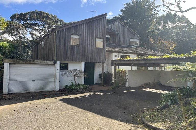 Photo of property in 24 Valley Road, Northcote, Auckland, 0626