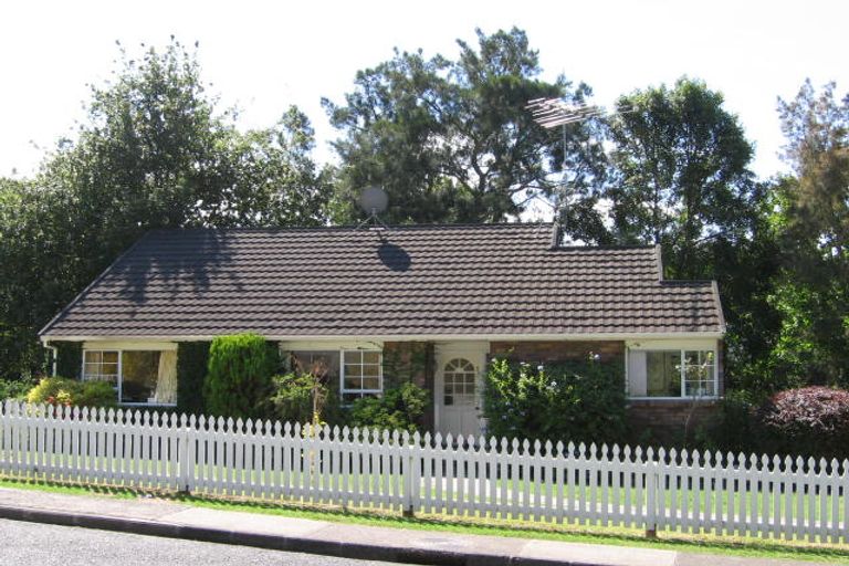 Photo of property in 2/6 Fitzwilliam Drive, Torbay, Auckland, 0630