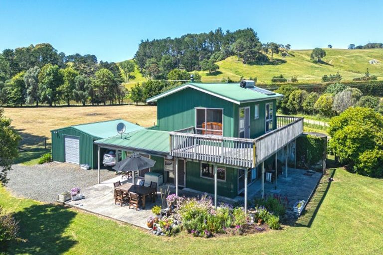 Photo of property in 33 Orua Lane, Hot Water Beach, Whitianga, 3591