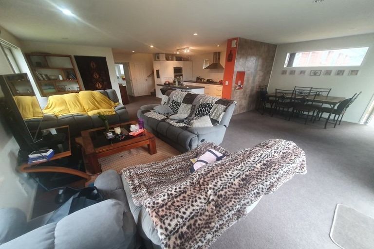 Photo of property in 18 Grimseys Road, Redwood, Christchurch, 8051