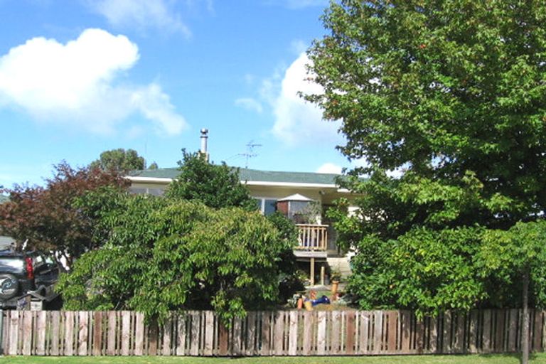 Photo of property in 9 Universal Drive, Henderson, Auckland, 0610