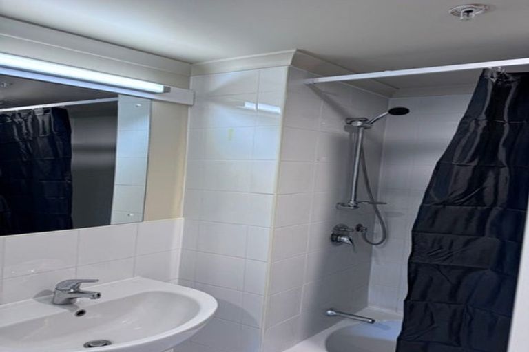 Photo of property in The Rennaissance, 5j/18 Ronwood Avenue, Manukau, Auckland, 2104