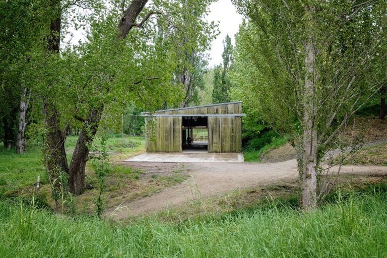 Photo of property in Gatehouse And River Room., 1308e Tuki Tuki Road, Tuki Tuki, Havelock North, 4294