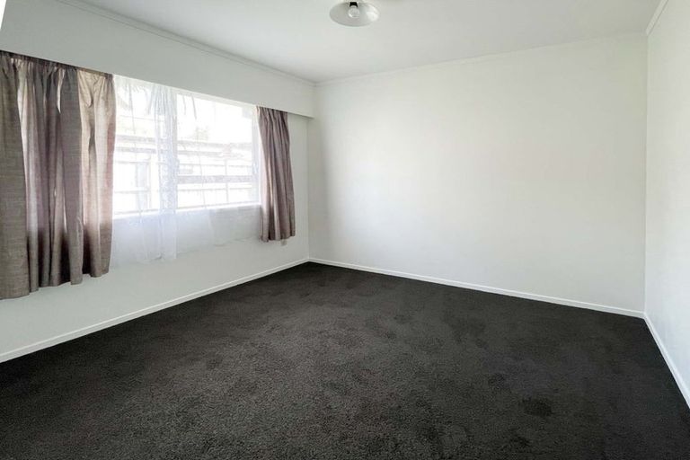 Photo of property in 18b Challen Close, Conifer Grove, Takanini, 2112