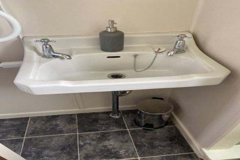 Photo of property in 21a Tuhikaramea Road, Dinsdale, Hamilton, 3204