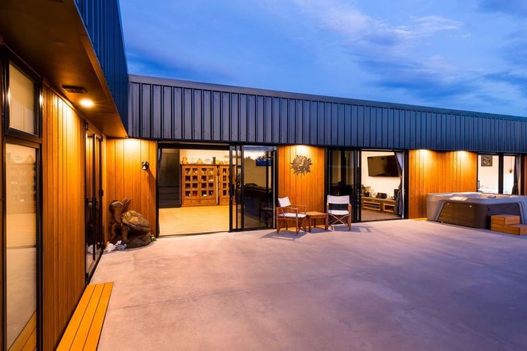 Photo of property in 8 Eric Batchelor Place, Waimate, 7924