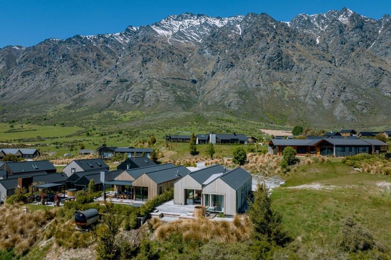 Photo of property in 11a Double Cone Road, Jacks Point, Queenstown, 9371