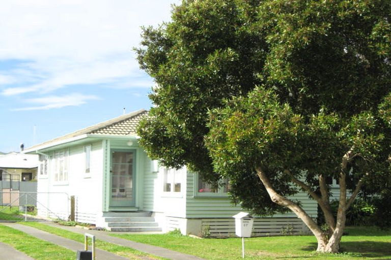 Photo of property in 67 Lipscombe Crescent, Havelock North, 4130