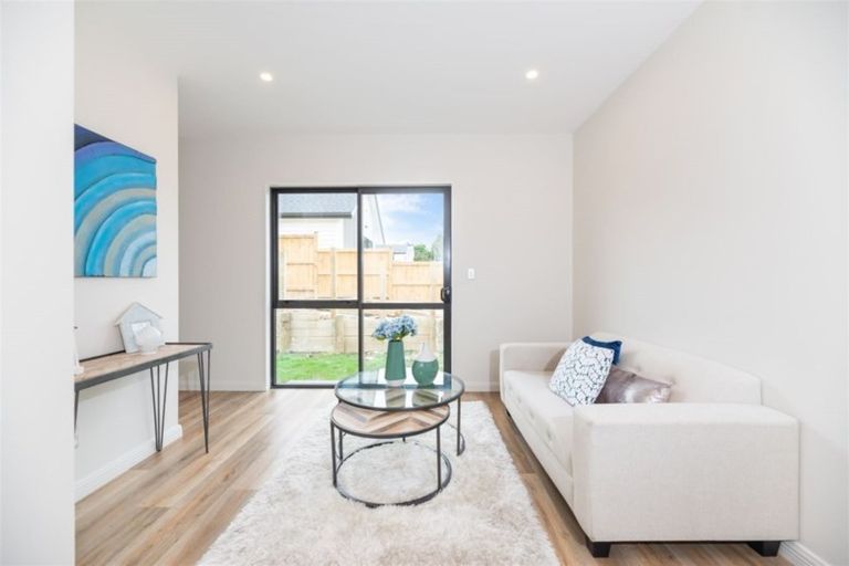 Photo of property in 19 Reserva Crescent, Kumeu, 0810