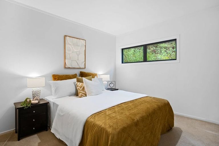 Photo of property in 35 Pluto Place, Beach Haven, Auckland, 0626