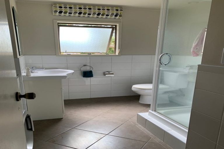 Photo of property in 8 Squirrel Lane, Browns Bay, Auckland, 0630