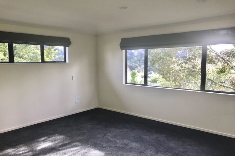 Photo of property in 1/15 Glastron Place, Bayview, Auckland, 0629