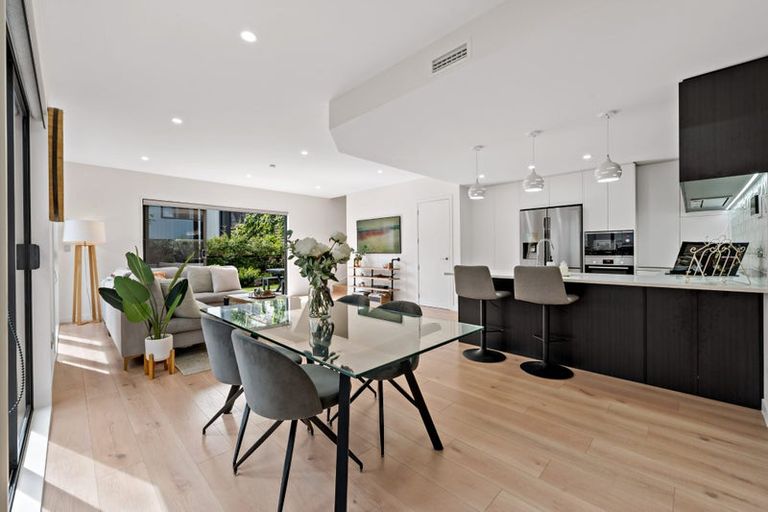 Photo of property in 10d Windlass Street, Long Bay, Auckland, 0630