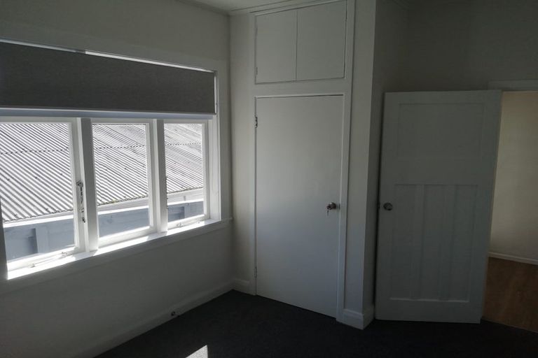 Photo of property in 50a The Parade, Island Bay, Wellington, 6023