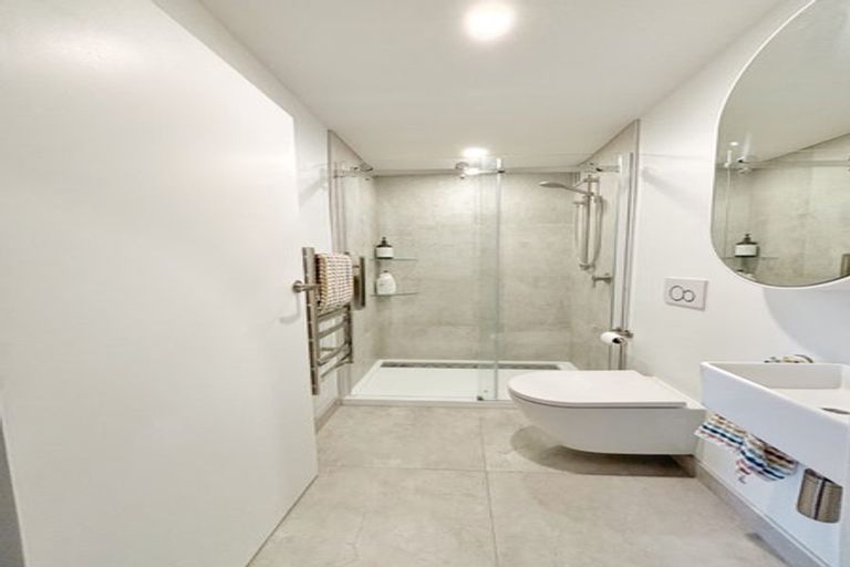 Photo of property in 12 Bayview Crescent, Duvauchelle, 7581