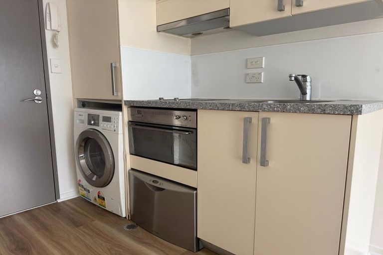 Photo of property in Dual Apartments, 108/142 Vivian Street, Te Aro, Wellington, 6011