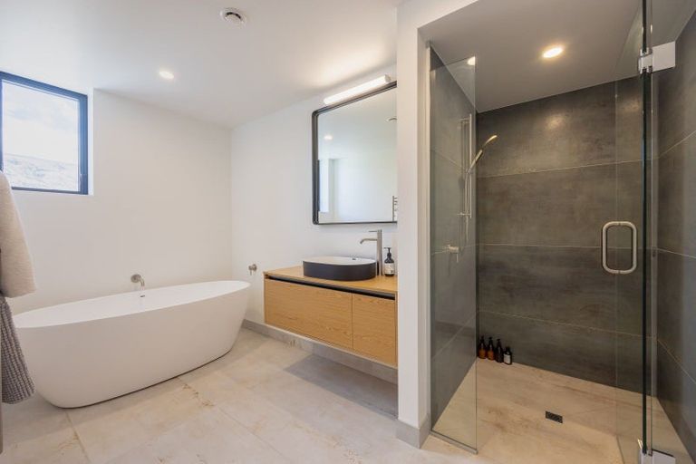 Photo of property in 10 Little Orchard Way, Wanaka, 9382