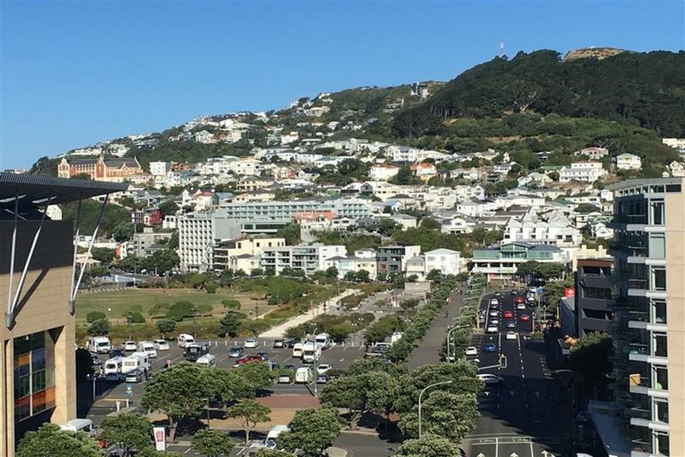 Photo of property in Portal Apartments, 8e/42 Cable Street, Te Aro, Wellington, 6011