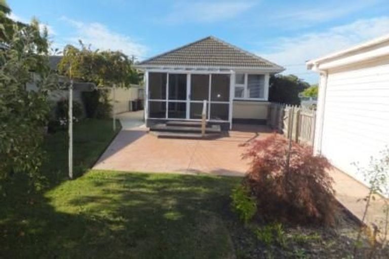 Photo of property in 11 Bideford Place, Dallington, Christchurch, 8061