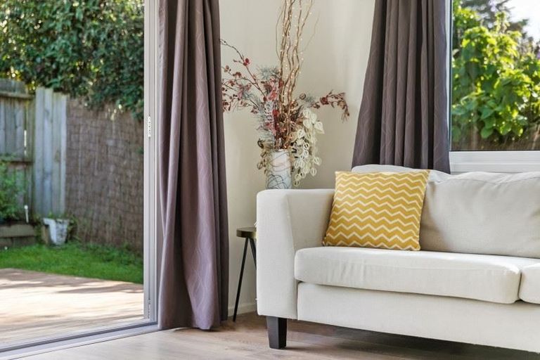 Photo of property in 2/24 Gazelle Avenue, Beach Haven, Auckland, 0626