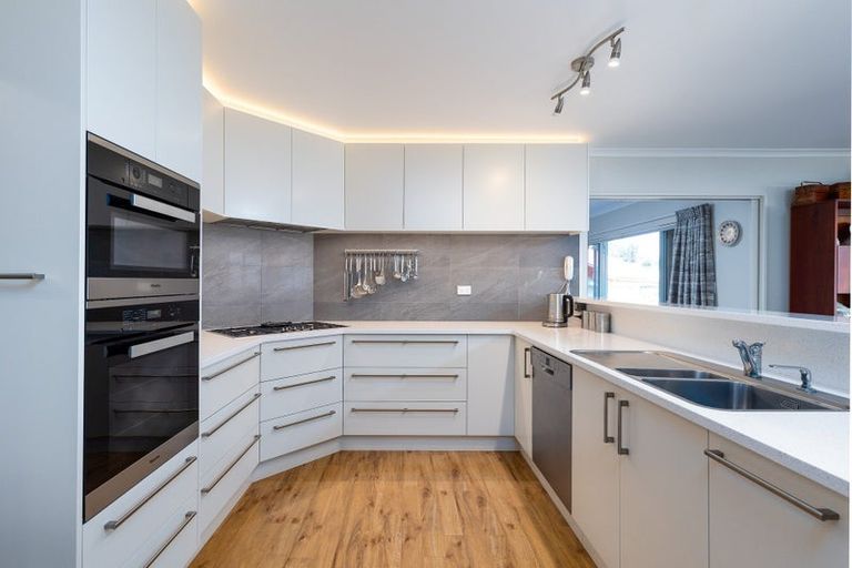 Photo of property in 21 Ledbury Road, Atawhai, Nelson, 7010