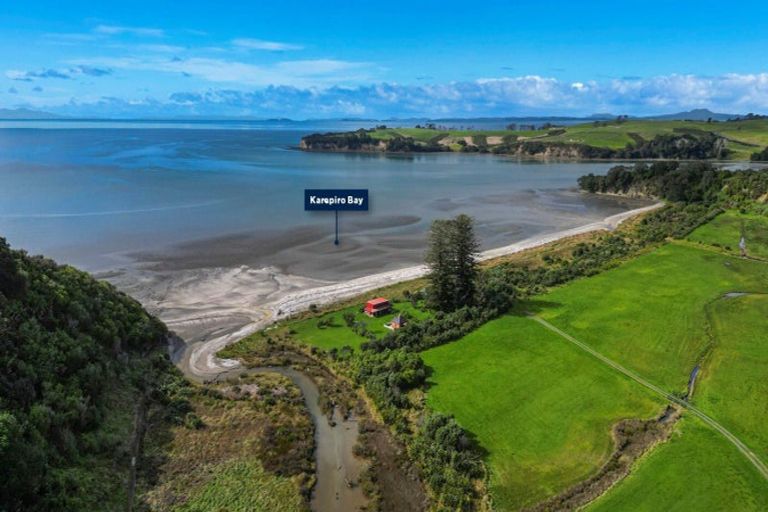 Photo of property in 2 Taha Puke Road, Okura Bush, Silverdale, 0794