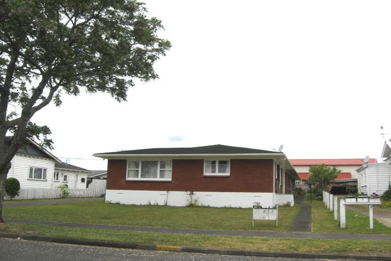 Photo of property in 93c Seddon Street, Pukekohe, 2120