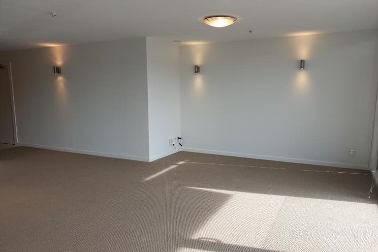 Photo of property in Aqua, 9/74 Oriental Parade, Oriental Bay, Wellington, 6011