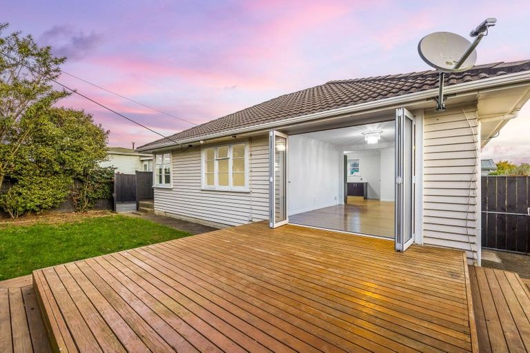 Photo of property in 182 Waimumu Road, Massey, Auckland, 0614