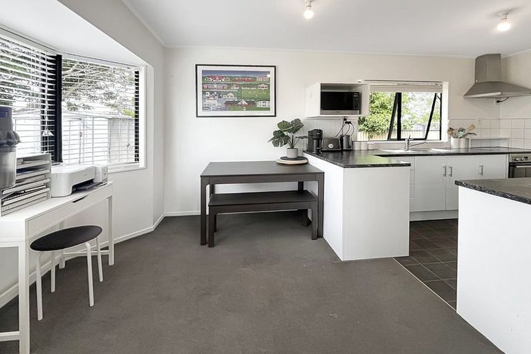 Photo of property in 48b Benmore Avenue, Cloverlea, Palmerston North, 4412