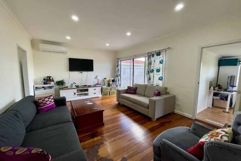 Photo of property in 34 Wattle Street, New Lynn, Auckland, 0600