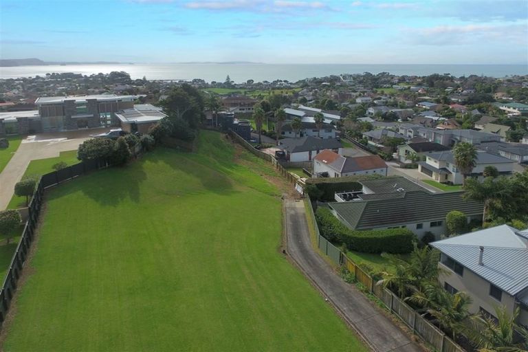 Photo of property in 180b Whangaparaoa Road, Red Beach, 0932