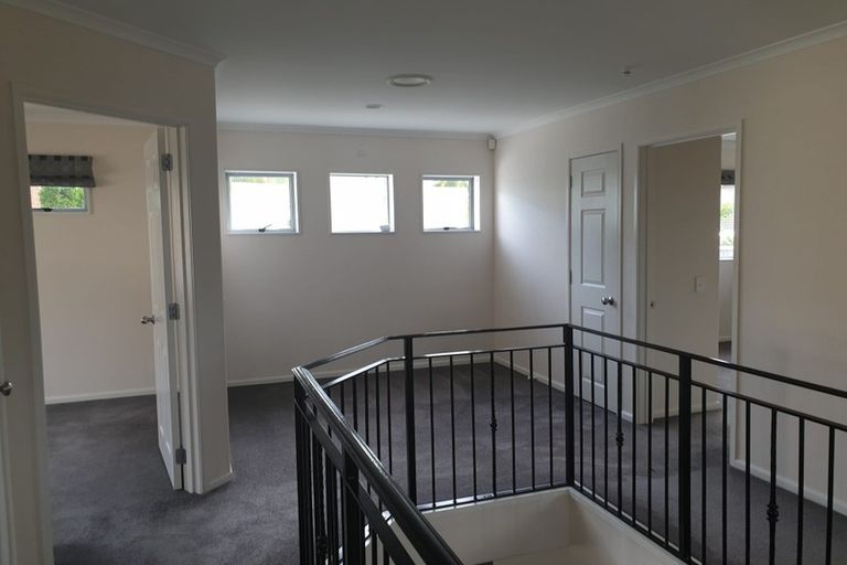 Photo of property in 9 Seresin Crescent, Flat Bush, Auckland, 2016