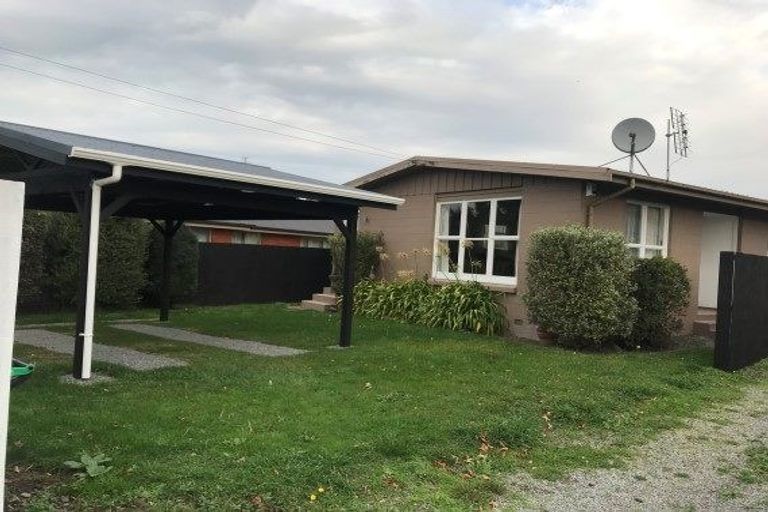 Photo of property in 33 Tuckers Road, Redwood, Christchurch, 8051