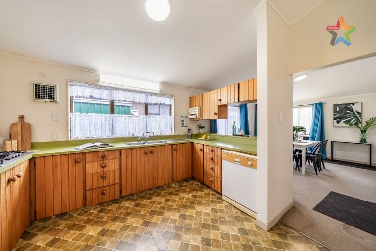 Photo of property in 19 Mcenroe Grove, Naenae, Lower Hutt, 5011