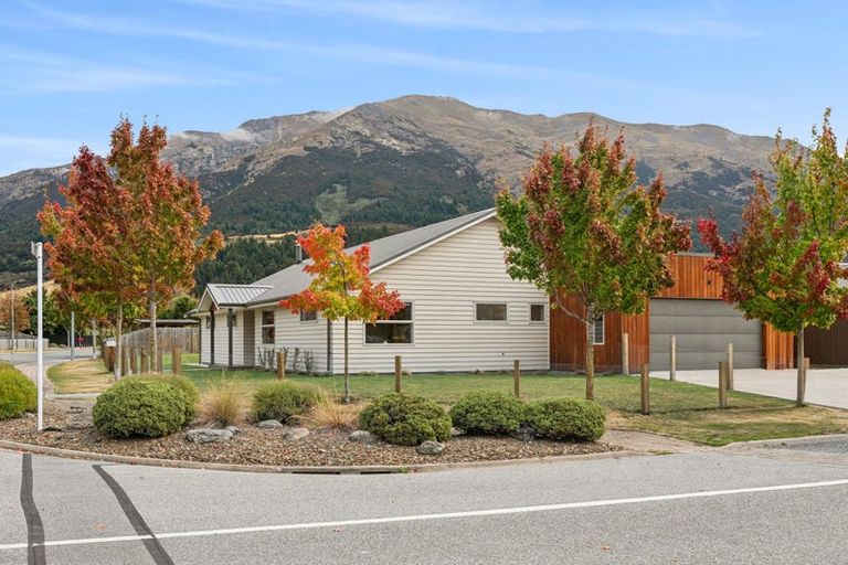 Photo of property in 21 Timsfield Drive, Lake Hawea, 9382