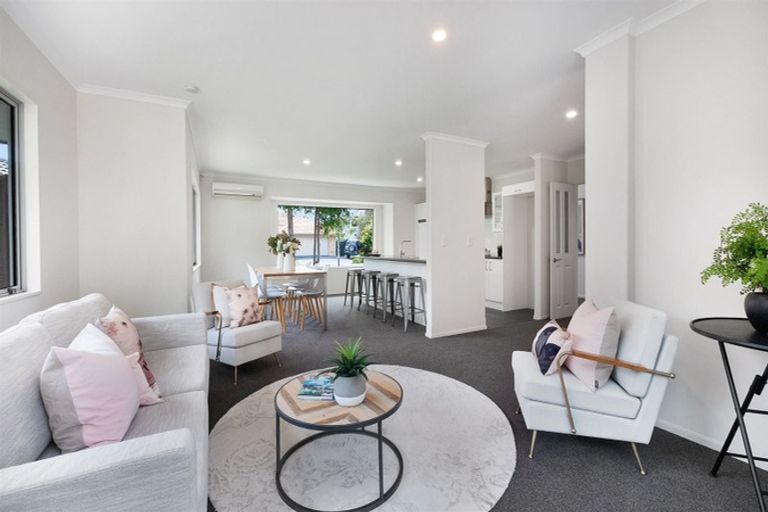 Photo of property in 11 Amoka Crescent, Parklands, Christchurch, 8083