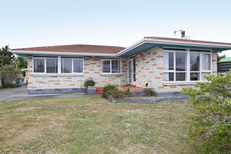 Photo of property in 1403 Warwick Place, Mayfair, Hastings, 4122