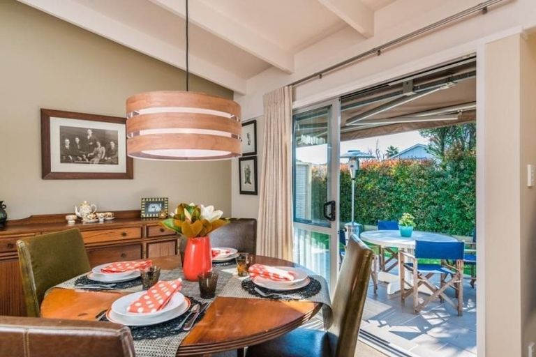 Photo of property in 2/52 Norwood Road, Bayswater, Auckland, 0622