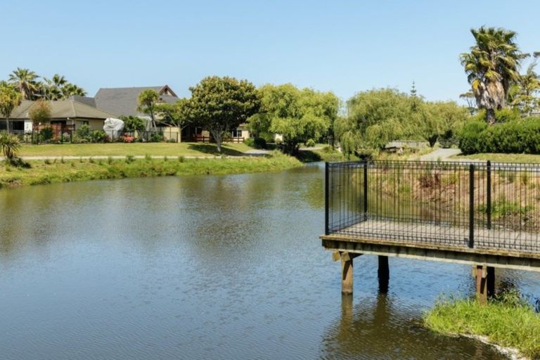 Photo of property in 1 Maldives Way, Papamoa Beach, Papamoa, 3118