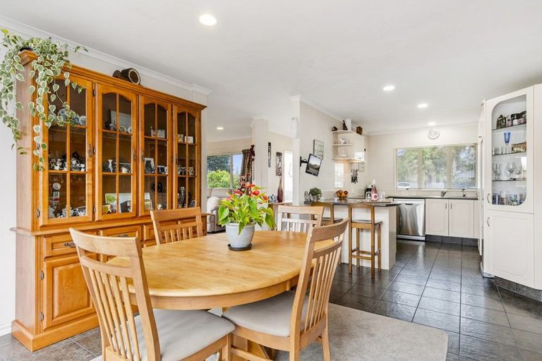 Photo of property in 28 Calypso Drive, Papamoa Beach, Papamoa, 3118