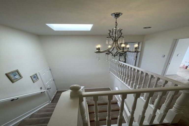 Photo of property in 78 Rising Parade, Fairview Heights, Auckland, 0632