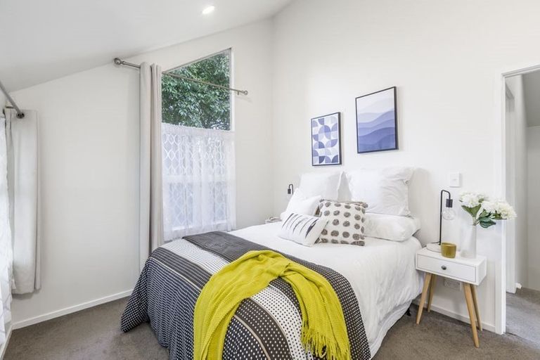 Photo of property in 18b Holiday Road, Stanmore Bay, Whangaparaoa, 0932