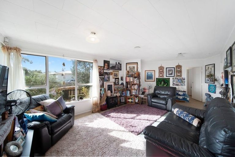 Photo of property in 16 Volante Avenue, Wattle Downs, Auckland, 2103