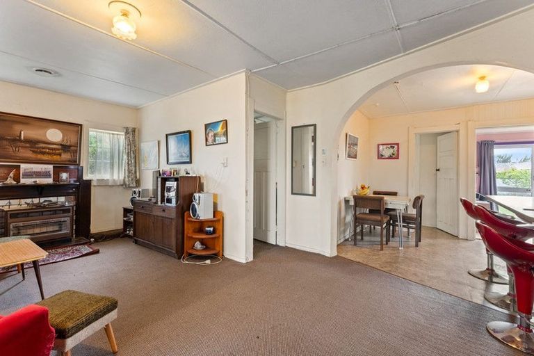 Photo of property in 15 Taupata Street, Castlecliff, Whanganui, 4501