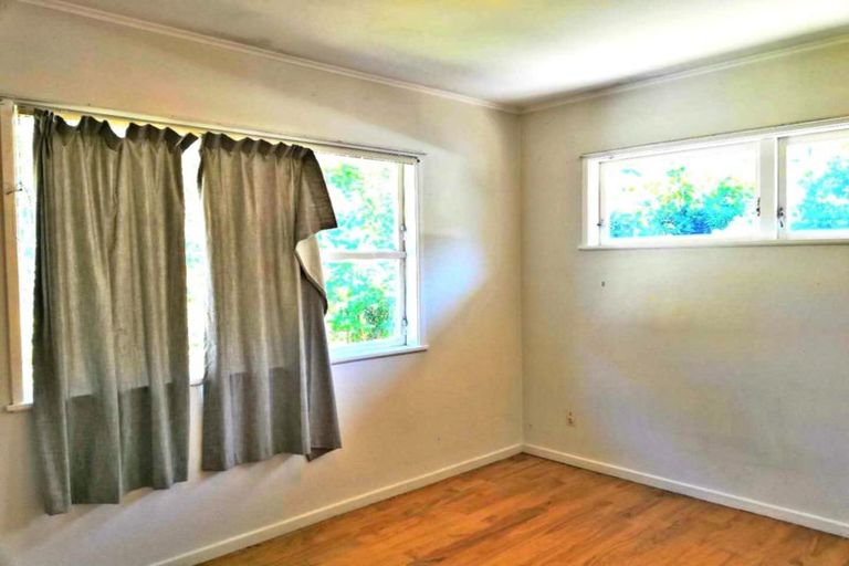 Photo of property in 71 Chivalry Road, Glenfield, Auckland, 0629